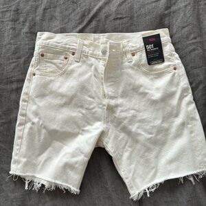Cream Levi’s 501 Shorts